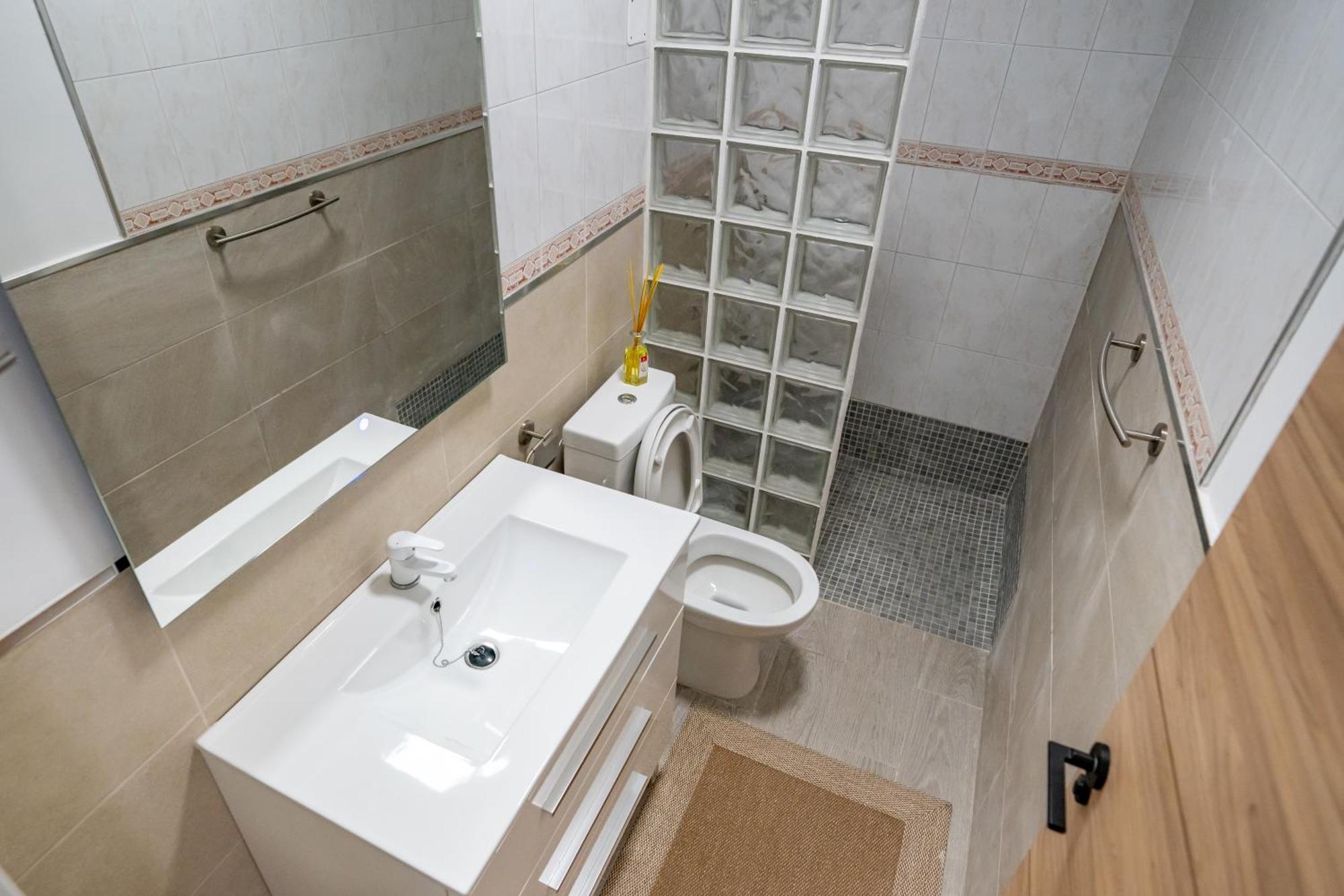Casa Julio - Alcala Complete Coastal Retreat - Entire Apartment - 3 Min Walk From The Ocean - Shared Entrance With Host Eksteriør billede